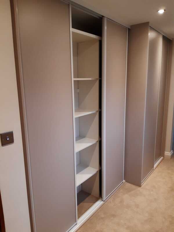 BUILT IN WARDROBE BY MRY PROJECTS
